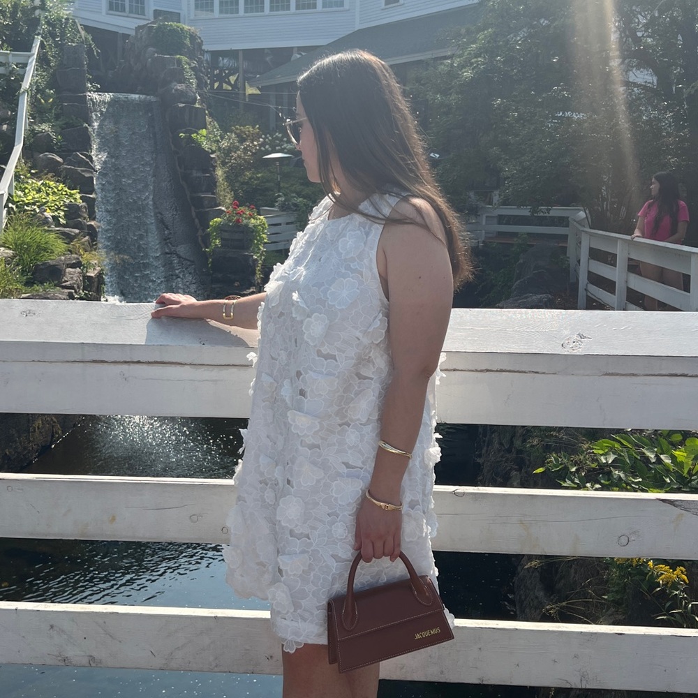 APPLIQUÉD LINEN-BLEND SHIFT DRESS